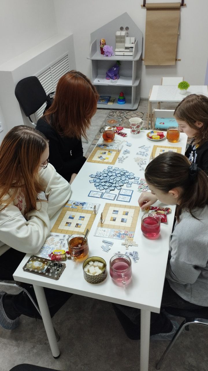 3 января в Центральном филиале Республиканского молодежного психологического центра состоялось увлекательное тренинговое занятие для подростков «Колесо баланса»