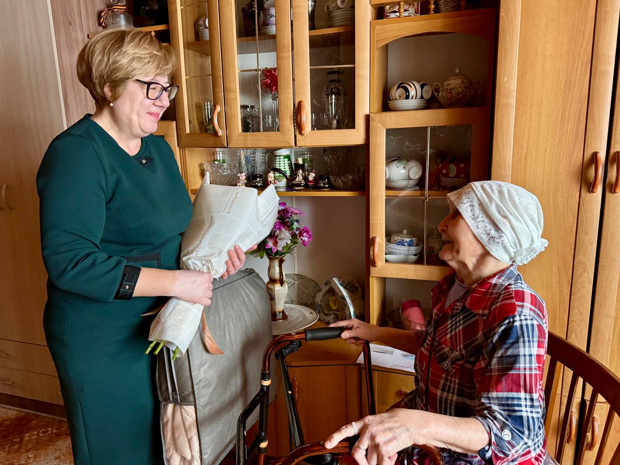 Поздравляем! Долгих лет жизни! Поздравляем! Долгих лет жизни!