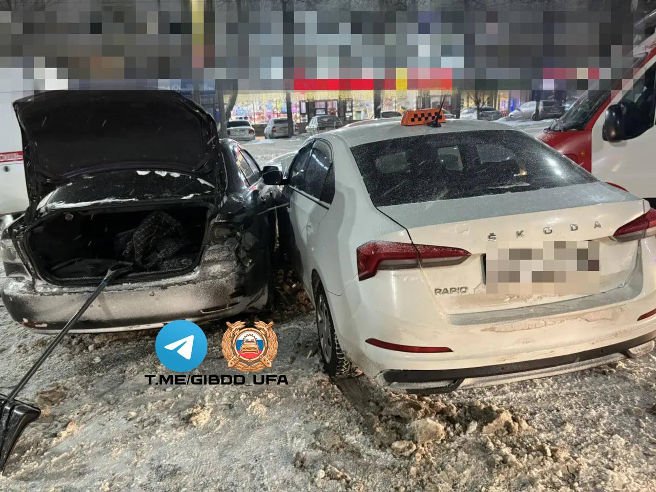 Врезались 6 автомобилей. ДТП произошло вчера около 23:00 на проспекте Октября в Уфе