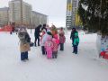Сегодня на новогоднем городке студенты Стерлитамакского политехнического колледжа провели новогоднюю программу для жителей микрорайона «Западный»