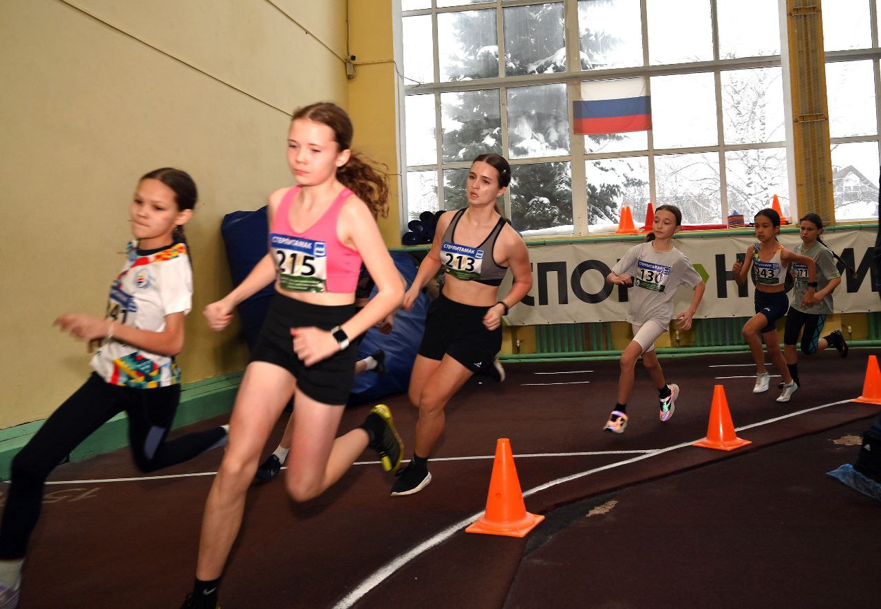 В Спортивной школе олимпийского резерва прошли республиканские соревнования по лёгкой атлетике «На призы зимних школьных каникул», собравшие юных звёздочек со всего Башкортостана