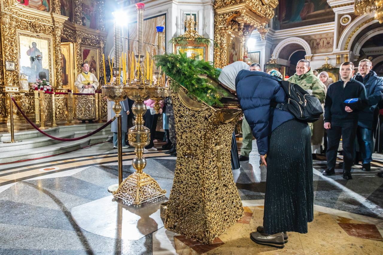 Рождество в Уфе. В Уфе празднуют Рождество Христово – один из важнейших христианских праздников, который посвящён рождению сына божьего Иисуса Христа Рождество в Уфе. В Уфе празднуют Рождество Христово – один из важнейших христианских праздников, который посвящён рождению сына божьего Иисуса Христа