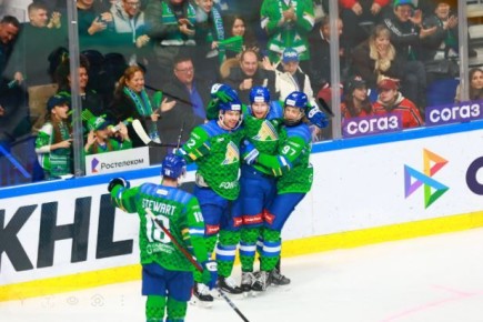 Уфимский ХК «Салават Юлаев» дома обыграл ХК «Автомобилист»со счетом 4:1