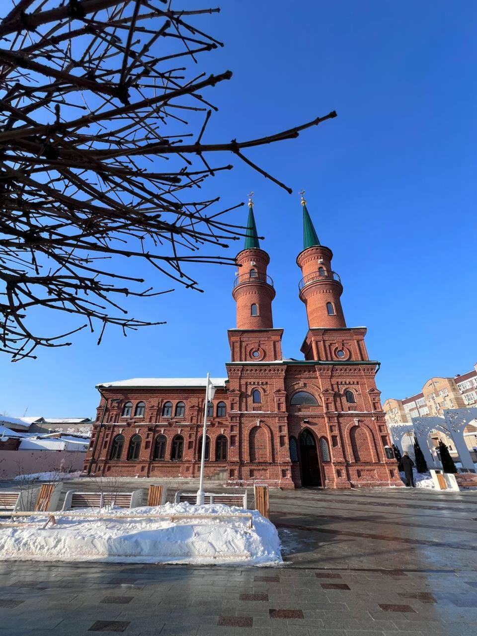 В Уфе прошла первая служба в отреставрированной Хакимовской мечети