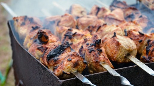Так шашлык маринуют на Кавказе: подойдет и для свинины, и для курицы