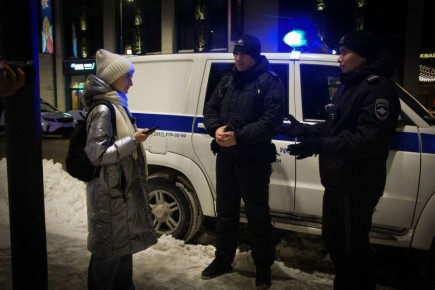 12345В Башкирии участники «Студенческого десанта» прошли маршрутом полицейского патруля и взяли эксклюзивное интервью у стражей порядка