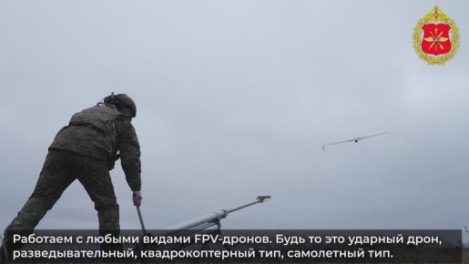 Бойцы, выполняющие задачи на разных направлениях в зоне спецоперации, рассказывают о причинах, побудивших их заключить контракт, и преимуществах службы в войсках беспилотных систем