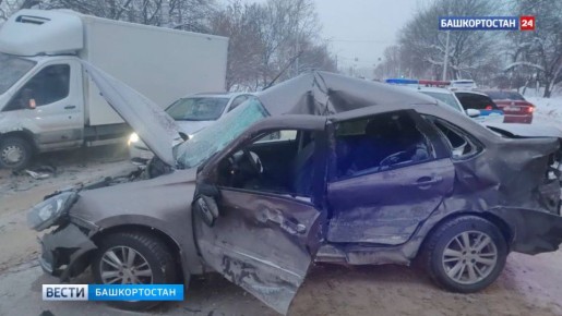 Массовая авария с пострадавшими произошла в Кузнецовском затоне в Уфе