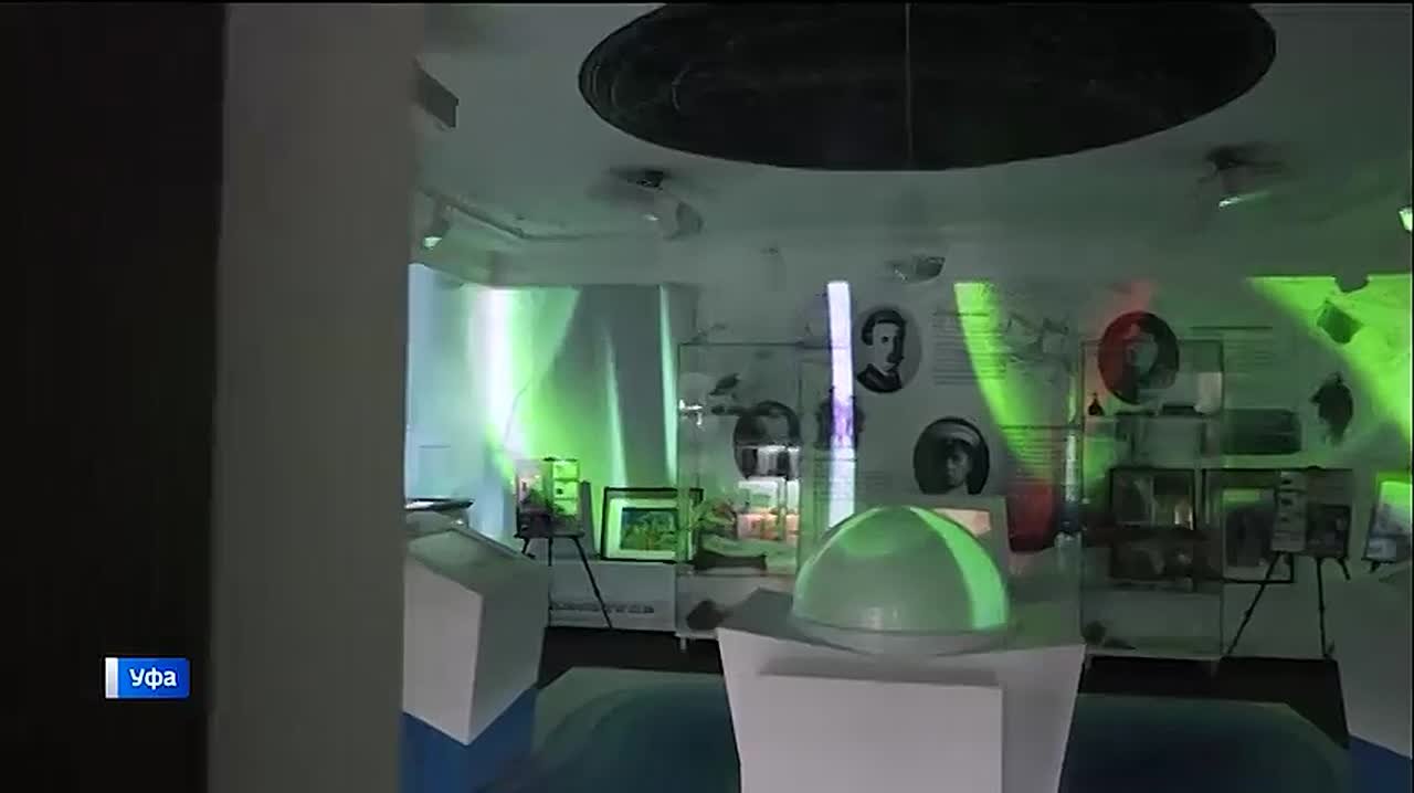 Уфимский журналист и путешественник Рустам Сиразетдинов передал музею полярников коллекцию медалей