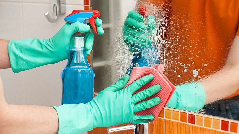 Легкие способы, как помыть зеркало без разводов: секреты чистоты в вашем доме