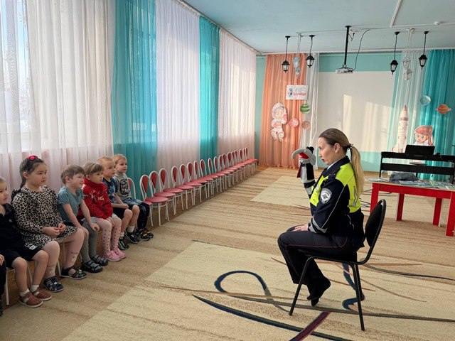 Сотрудники Госавтоинспекции Краснокамского района провели урок безопасности Сотрудники Госавтоинспекции Краснокамского района провели урок безопасности
