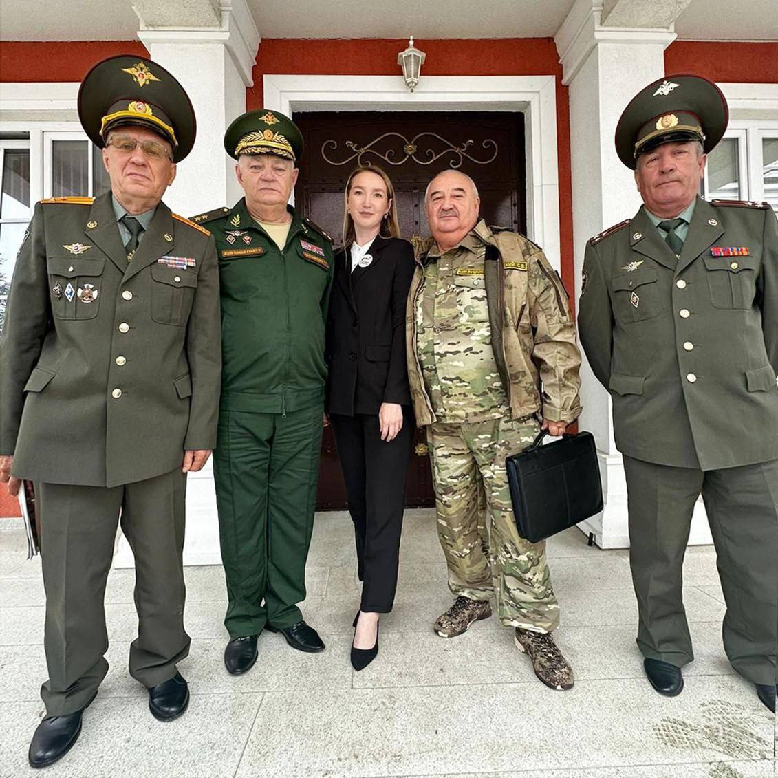 Александр Сладков: В филиале фонда «Защитники Отечества» в Республике Башкортостан работает социальный координатор Инна Бикбаева – человек, который знает, что такое тревога за близкого, ожидание и боль, после которой мир... Александр Сладков: В филиале фонда «Защитники Отечества» в Республике Башкортостан работает социальный координатор Инна Бикбаева – человек, который знает, что такое тревога за близкого, ожидание и боль, после которой мир...