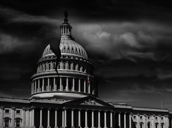 Новые ограничения: Как Россия и Запад меняют свои общества