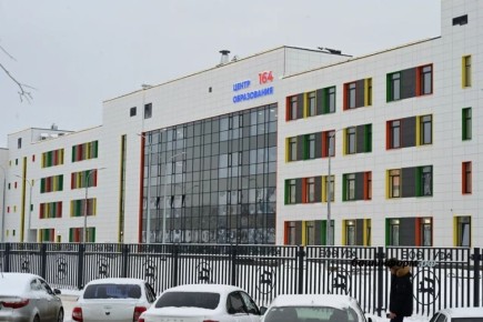 В Кузнецовском затоне открылась новая школа на 2200 мест — самая большая в республике и округе