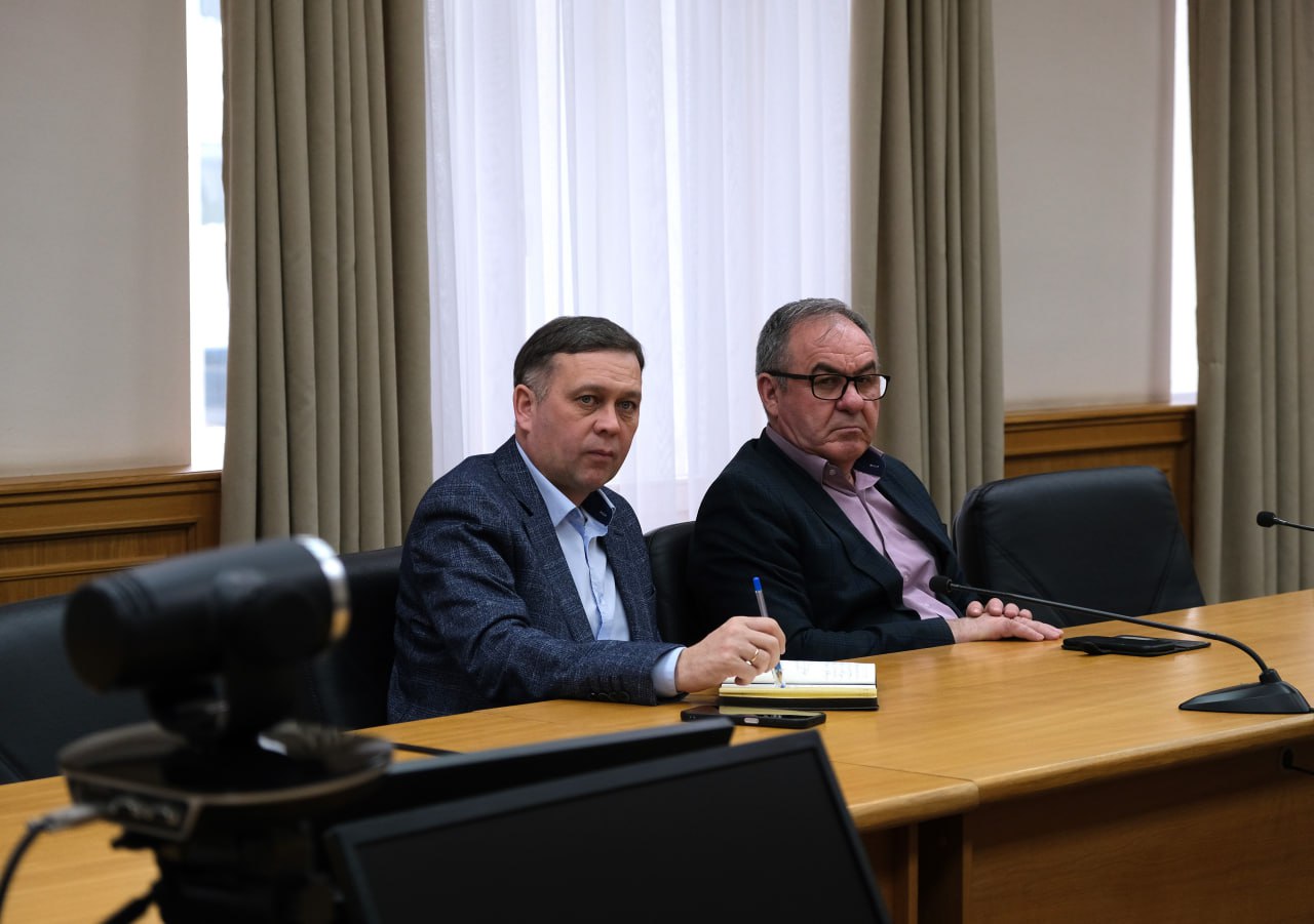 Заседание комиссии по чрезвычайным ситуациям Заседание комиссии по чрезвычайным ситуациям