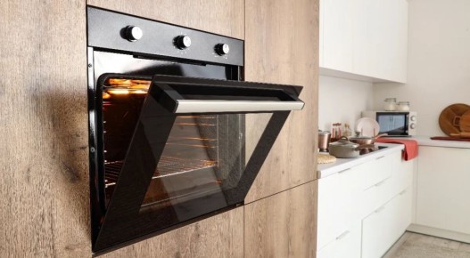 Чистота духовки: как избежать отравлений и неприятностей на кухне