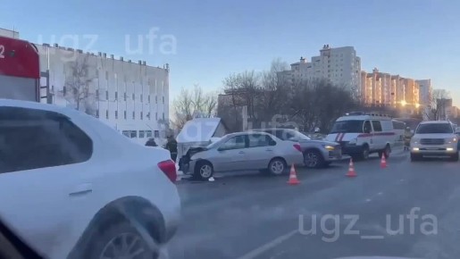 Вытащили из покореженного авто