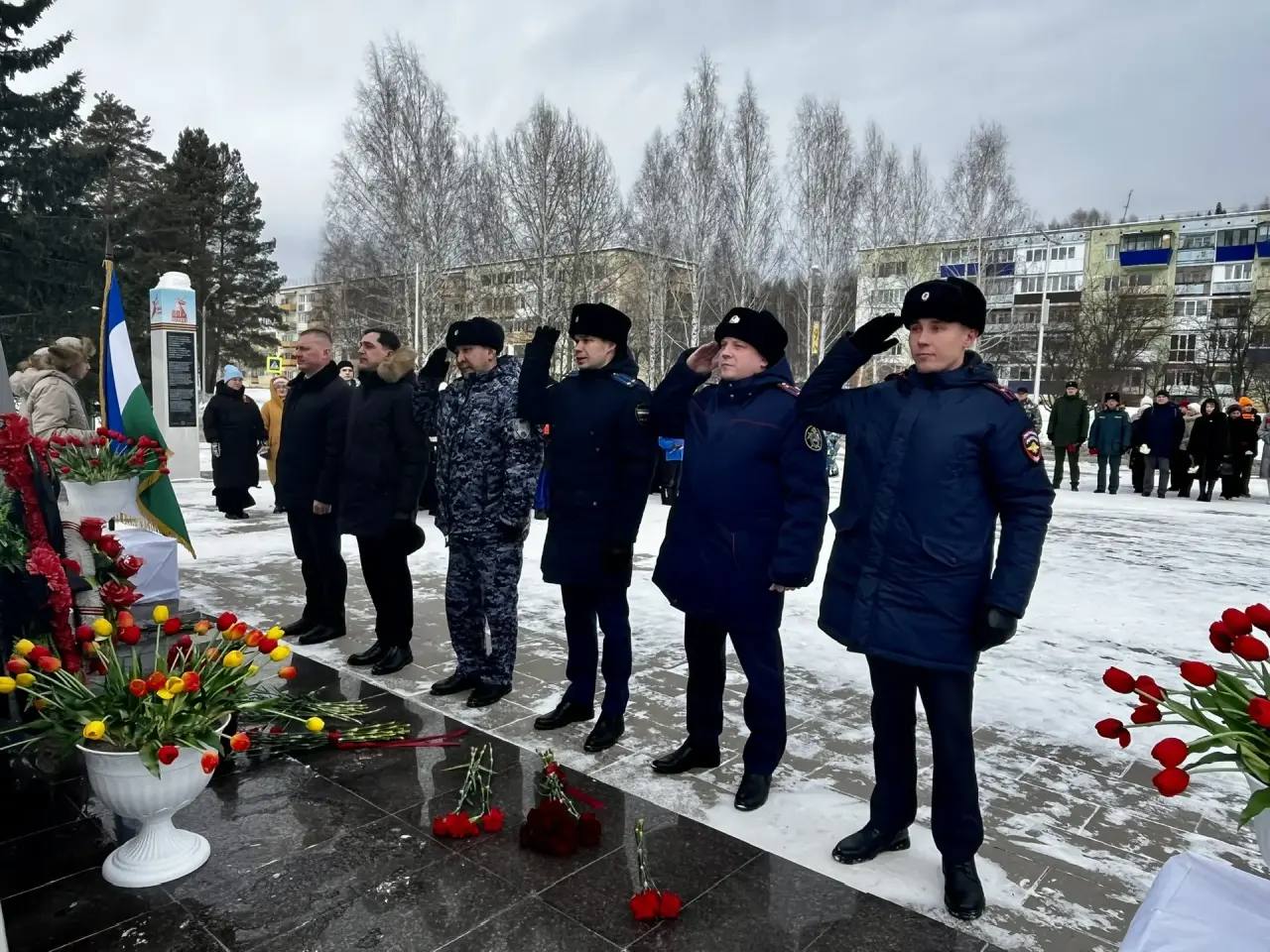 Сотрудники следственного отдела в ЗАТО Межгорье приняли участие в торжественном мероприятии, посвященном Дню Защитника Отечества Сотрудники следственного отдела в ЗАТО Межгорье приняли участие в торжественном мероприятии, посвященном Дню Защитника Отечества