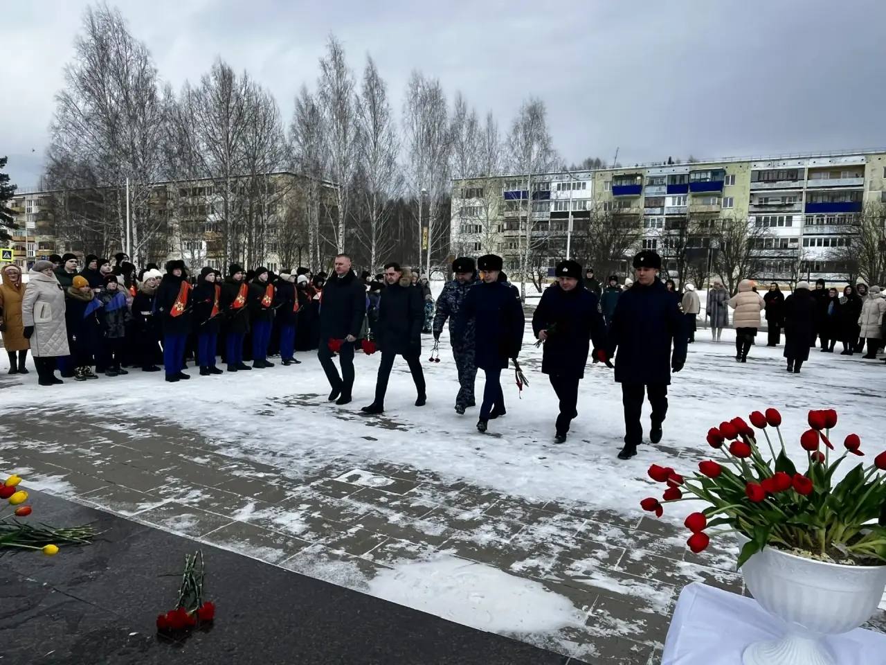 Сотрудники следственного отдела в ЗАТО Межгорье приняли участие в торжественном мероприятии, посвященном Дню Защитника Отечества Сотрудники следственного отдела в ЗАТО Межгорье приняли участие в торжественном мероприятии, посвященном Дню Защитника Отечества