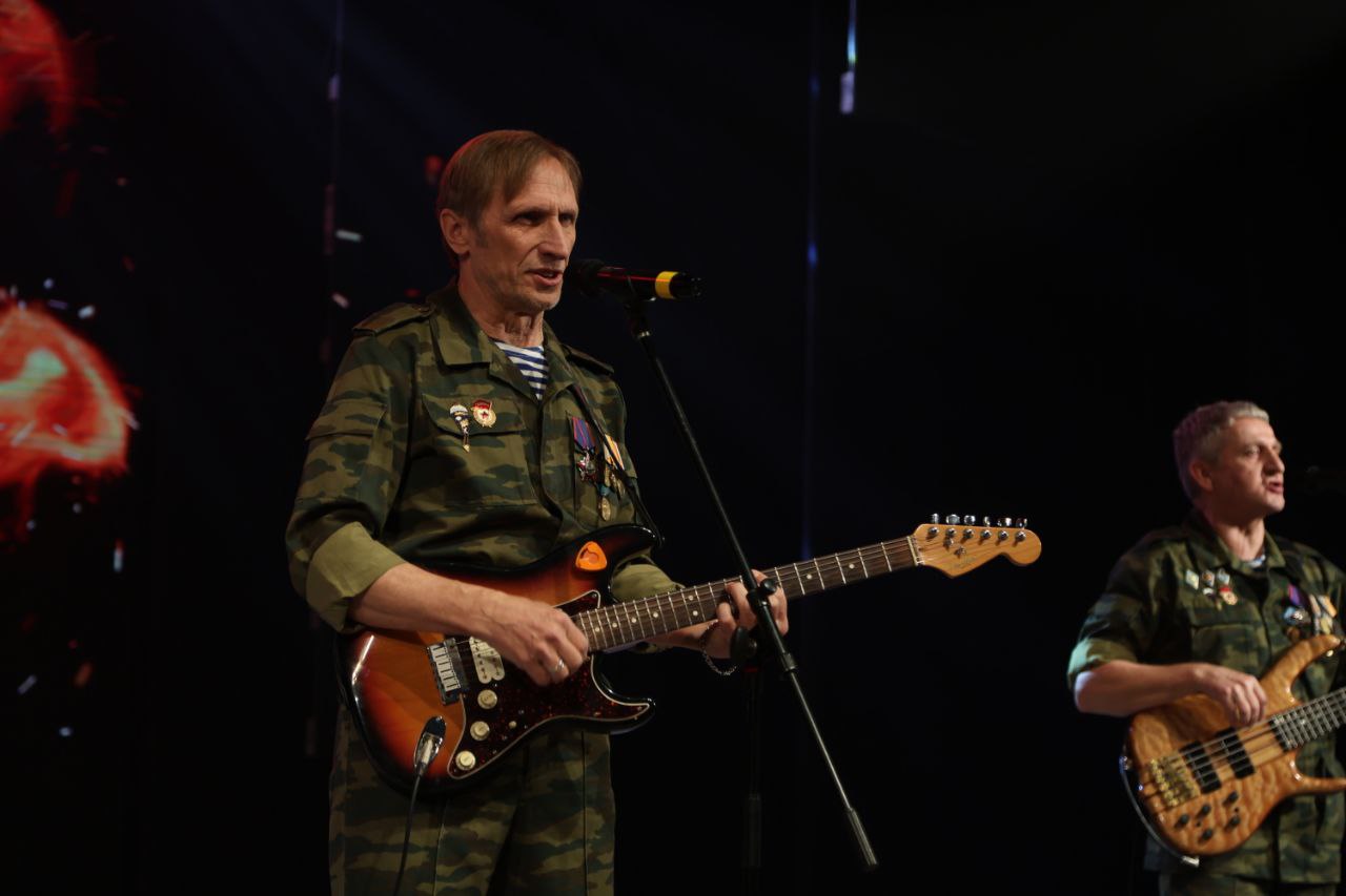 Всероссийский фестиваль военно-патриотической песни "О Родине! О доблести! О чести!" был посвящен всем защитникам Отечества - военнослужащим и ветеранам боевых действий, памяти тех, кто отдал свою жизнь за Отечество Всероссийский фестиваль военно-патриотической песни "О Родине! О доблести! О чести!" был посвящен всем защитникам Отечества - военнослужащим и ветеранам боевых действий, памяти тех, кто отдал свою жизнь за Отечество