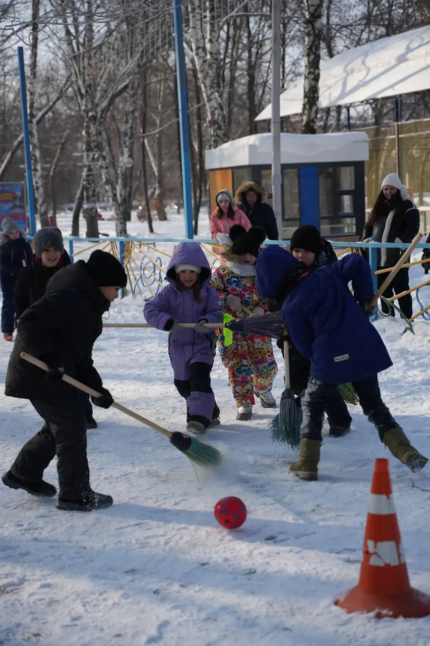 Масленичные гуляния прошли сегодня в парке им.Ю.А.Гагарина