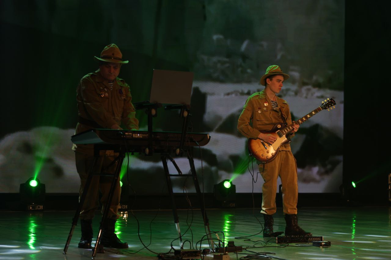 Всероссийский фестиваль военно-патриотической песни "О Родине! О доблести! О чести!" был посвящен всем защитникам Отечества - военнослужащим и ветеранам боевых действий, памяти тех, кто отдал свою жизнь за Отечество Всероссийский фестиваль военно-патриотической песни "О Родине! О доблести! О чести!" был посвящен всем защитникам Отечества - военнослужащим и ветеранам боевых действий, памяти тех, кто отдал свою жизнь за Отечество