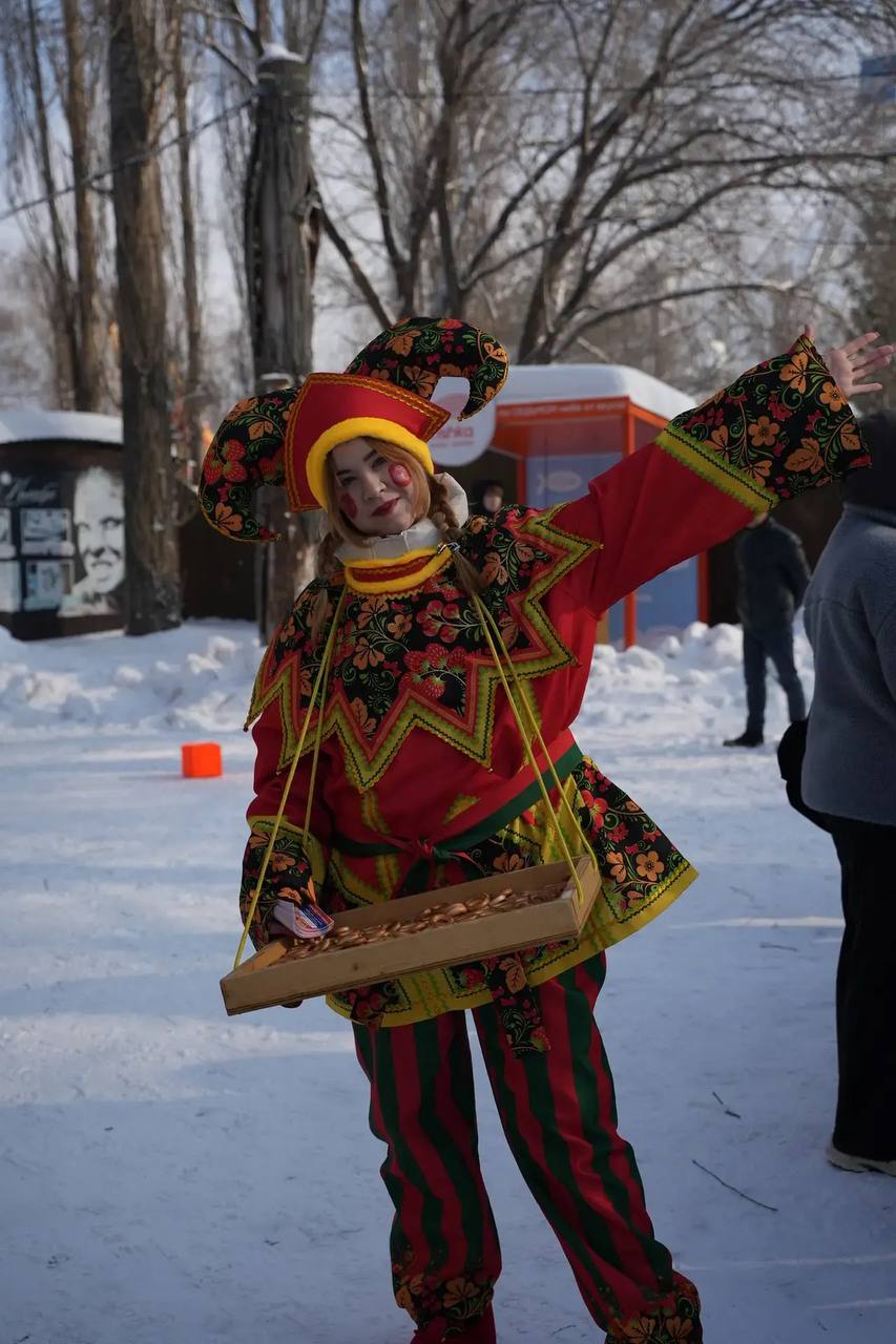 Масленичные гуляния прошли сегодня в парке им.Ю.А.Гагарина Масленичные гуляния прошли сегодня в парке им.Ю.А.Гагарина