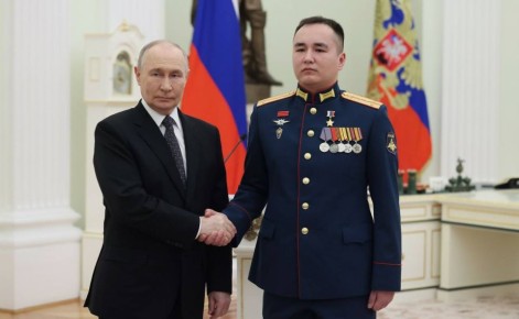 Путин вручил Золотую звезду бойцу из Башкирии