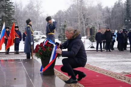 Глава Башкирии поздравил защитников Отечества