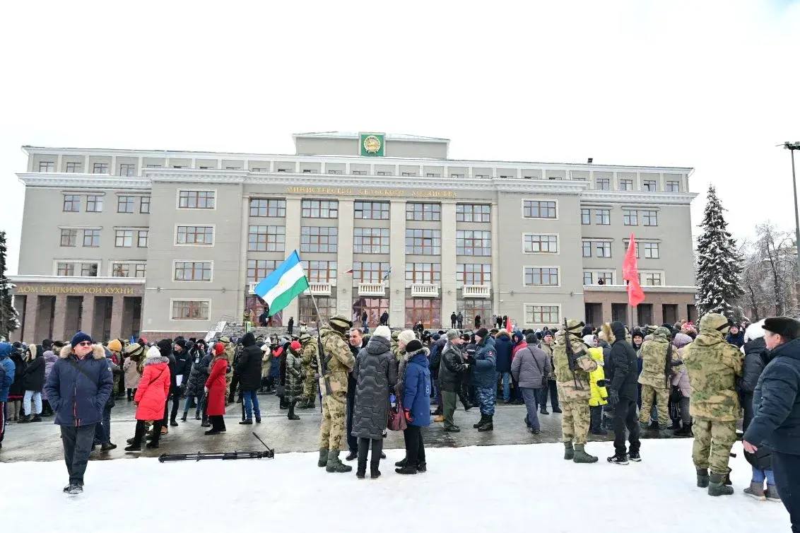 Радий Хабиров поздравил жителей республики с Днем Государственного флага Башкортостана и напомнил об общих ценностях, целях и истории