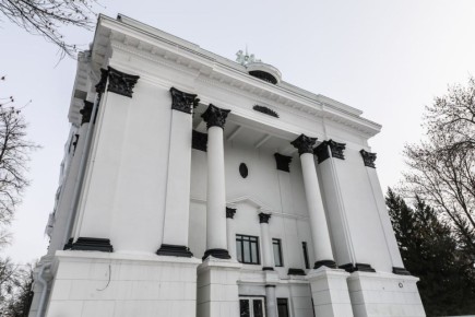 Ценность в деталях. Мэр Уфы Ратмир Мавлиев проинспектировал ход капитального ремонта объекта культурного наследия - здания бывшего кинотеатра «Победа» Главное о проекте: По согласованию с горожанами было принято решение, что...