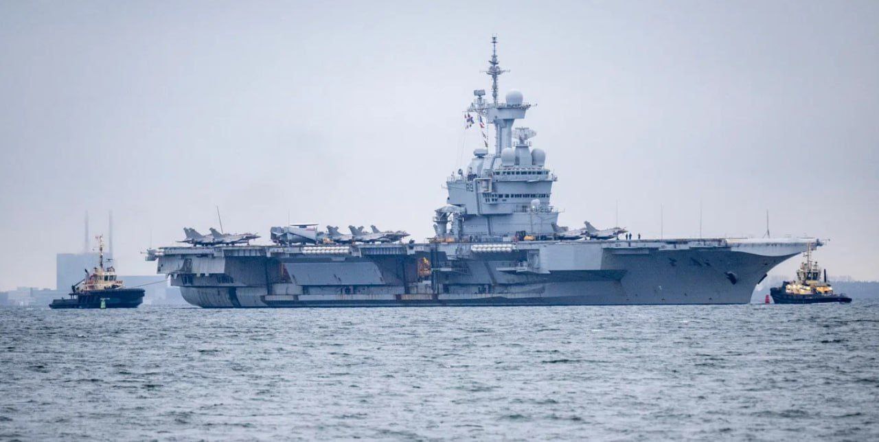 24 февраля в шведский порт Мальмё прибыл флагман французского флота атомный авианосец R91 Charles de Gaulle 24 февраля в шведский порт Мальмё прибыл флагман французского флота атомный авианосец R91 Charles de Gaulle