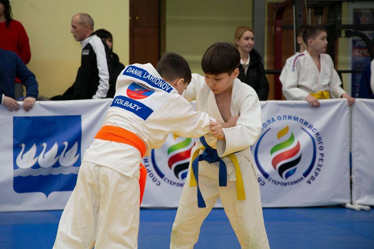 В спортивной школе олимпийского резерва прошло открытое первенство по дзюдо среди юношей и девушек, посвящённое памяти героя СВО, гвардии старшего лейтенанта Дмитрия Юрьевича Загребина и подвигу бойцов 11-й отдельной...