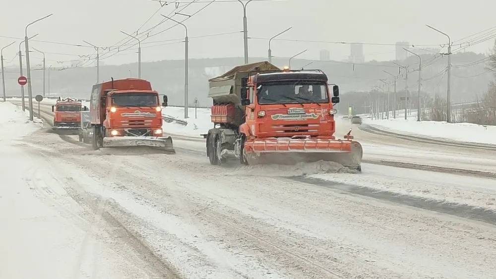 Снег убираем, весну встречаем!