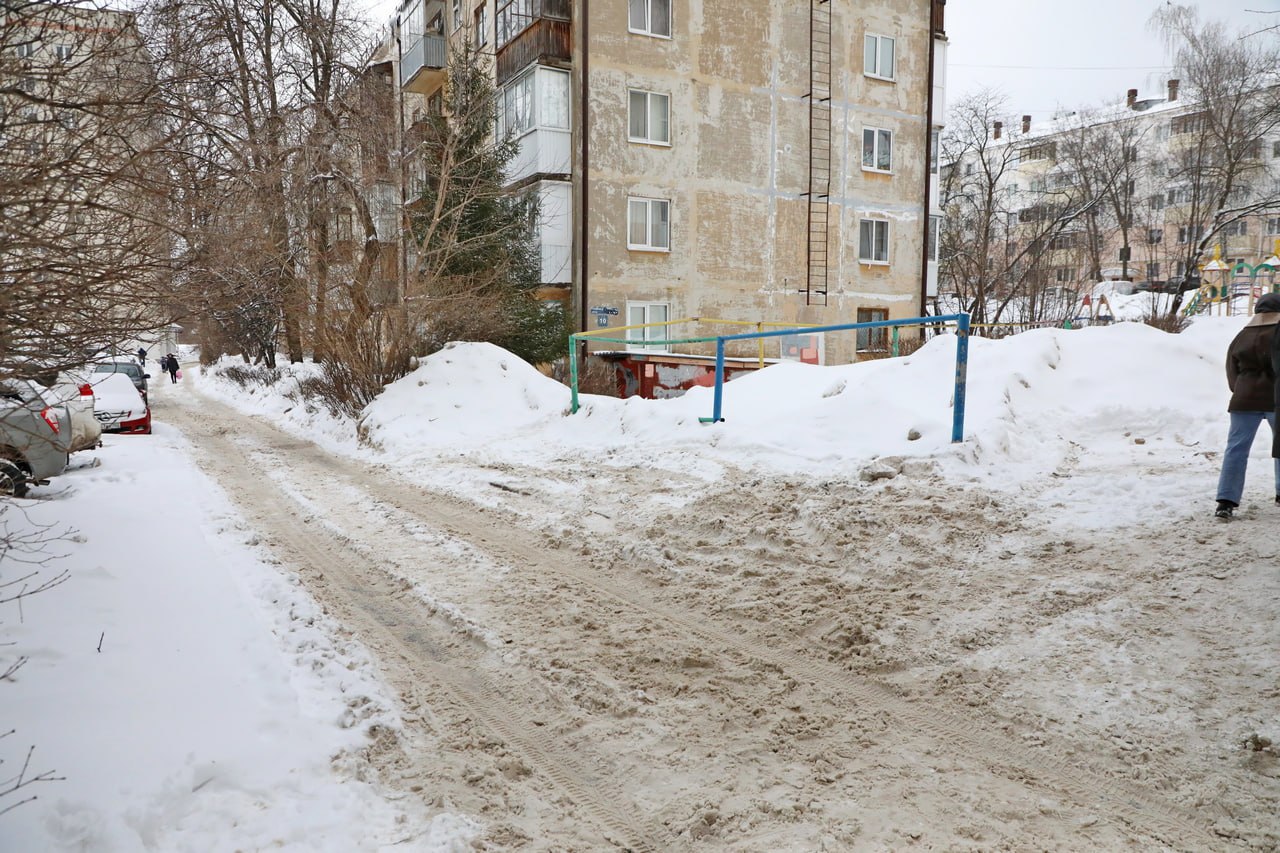 Уборка снега на контроле. Мэр Уфы Ратмир Мавлиев вместе с начальником УКХиБ Арсеном Латыповым лично проинспектировал, как чистят снег на улицах и во дворах города – Темп не снижаем! По прогнозам март будет снежным... Уборка снега на контроле. Мэр Уфы Ратмир Мавлиев вместе с начальником УКХиБ Арсеном Латыповым лично проинспектировал, как чистят снег на улицах и во дворах города – Темп не снижаем! По прогнозам март будет снежным...