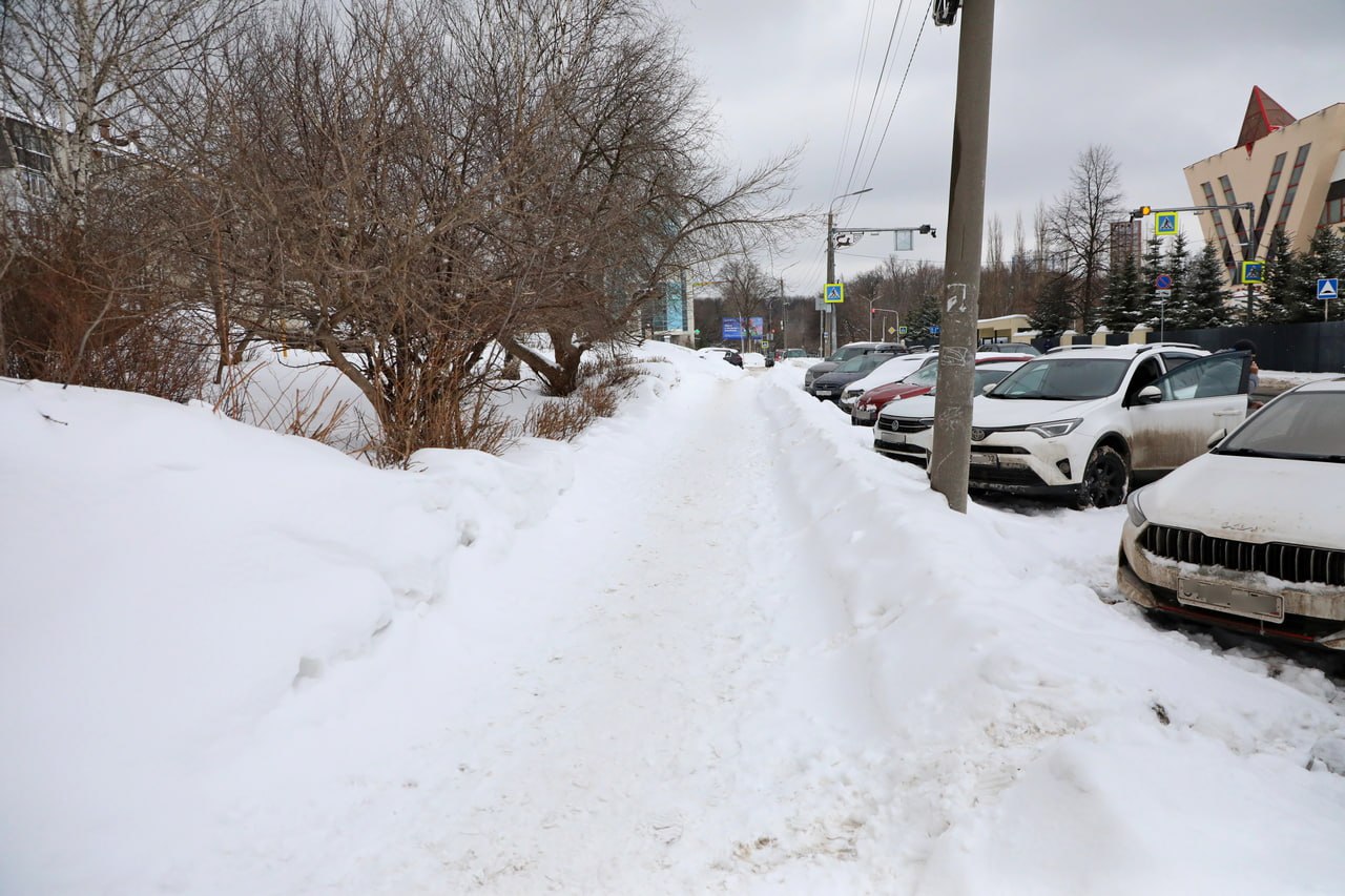 Уборка снега на контроле. Мэр Уфы Ратмир Мавлиев вместе с начальником УКХиБ Арсеном Латыповым лично проинспектировал, как чистят снег на улицах и во дворах города – Темп не снижаем! По прогнозам март будет снежным... Уборка снега на контроле. Мэр Уфы Ратмир Мавлиев вместе с начальником УКХиБ Арсеном Латыповым лично проинспектировал, как чистят снег на улицах и во дворах города – Темп не снижаем! По прогнозам март будет снежным...