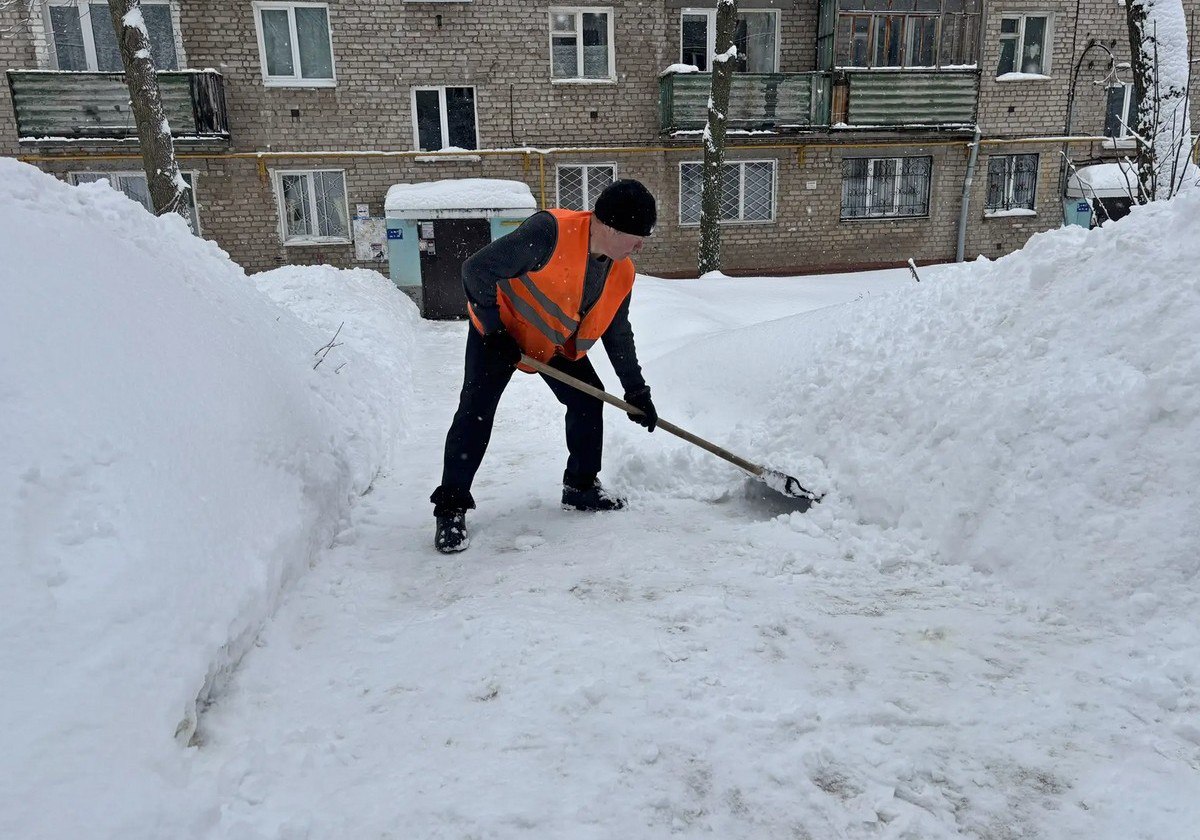 Снежные цифры. Службы ЖКХ города продолжают трудиться Снежные цифры. Службы ЖКХ города продолжают трудиться