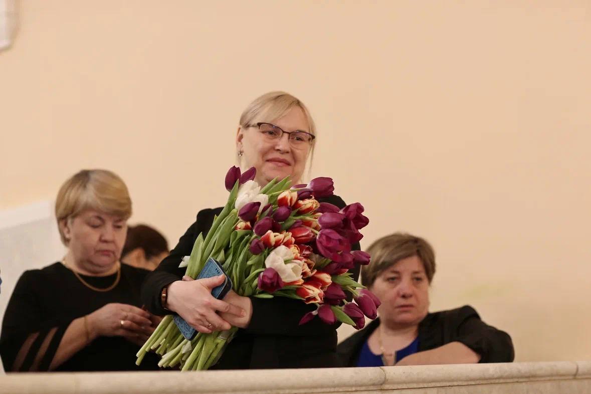 Ратмир Мавлиев: В преддверии Международного женского дня поздравили прекрасных женщин с наступающим праздником Ратмир Мавлиев: В преддверии Международного женского дня поздравили прекрасных женщин с наступающим праздником