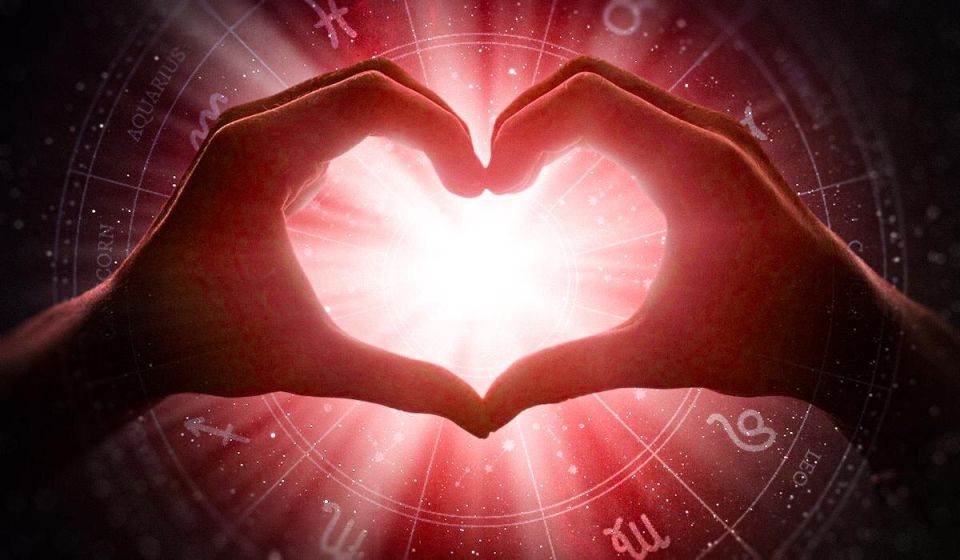 Четыре знака Зодиака, которые найдут любовь в праздничный сезон