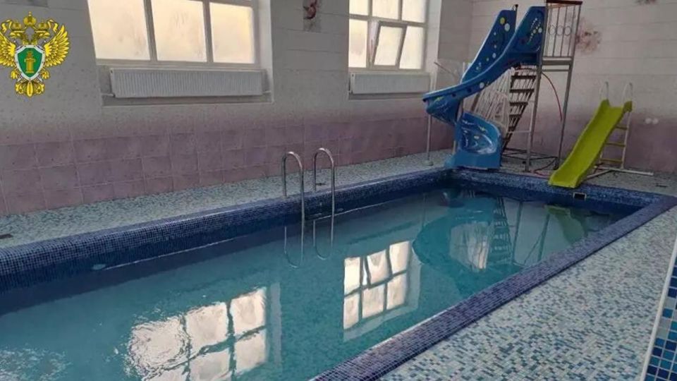 Девять детей отравились парами хлора в бассейне в башкирском Стерлитамаке