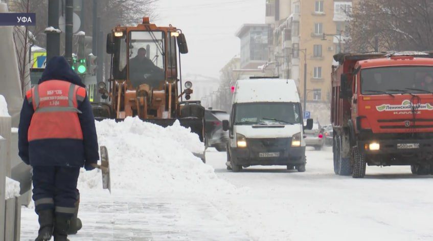 ДТП, перекрытые дороги и десятибалльные пробки: последствия циклона в Башкирии