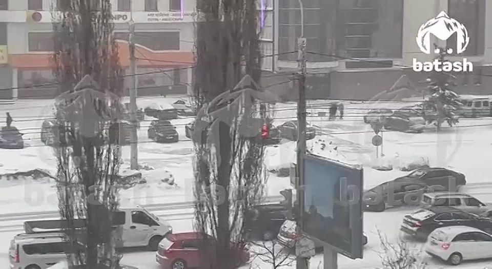 Уфа стоит в десятибалльных пробках из-за снегопада и мелких аварий