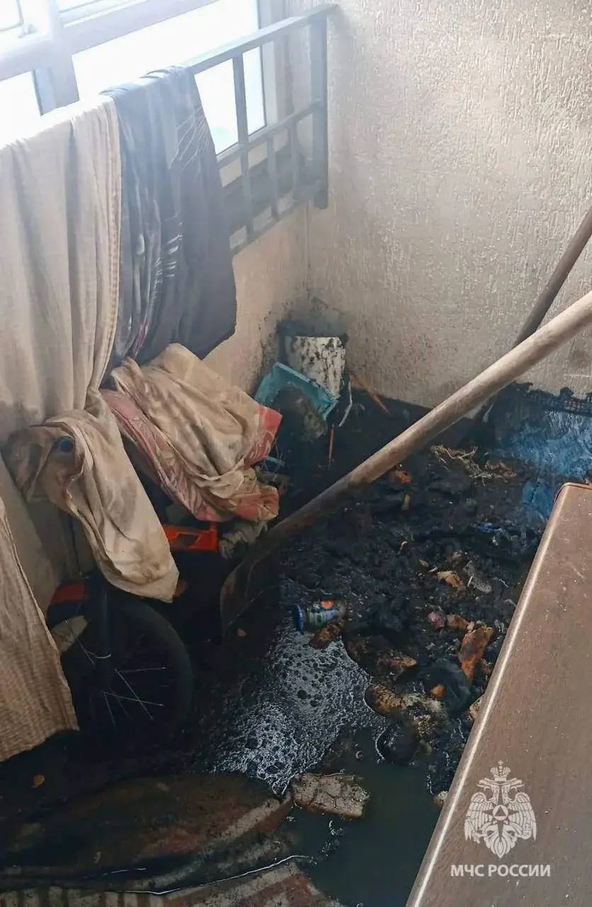 Пожарные спасли 7-летнего мальчика Пожарные спасли 7-летнего мальчика