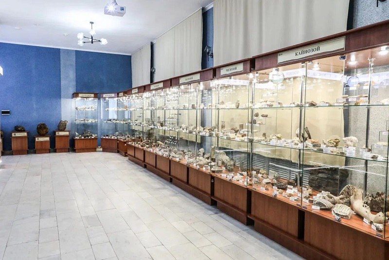 Мэр Уфы пригласил всех в обновлённый музей геологии