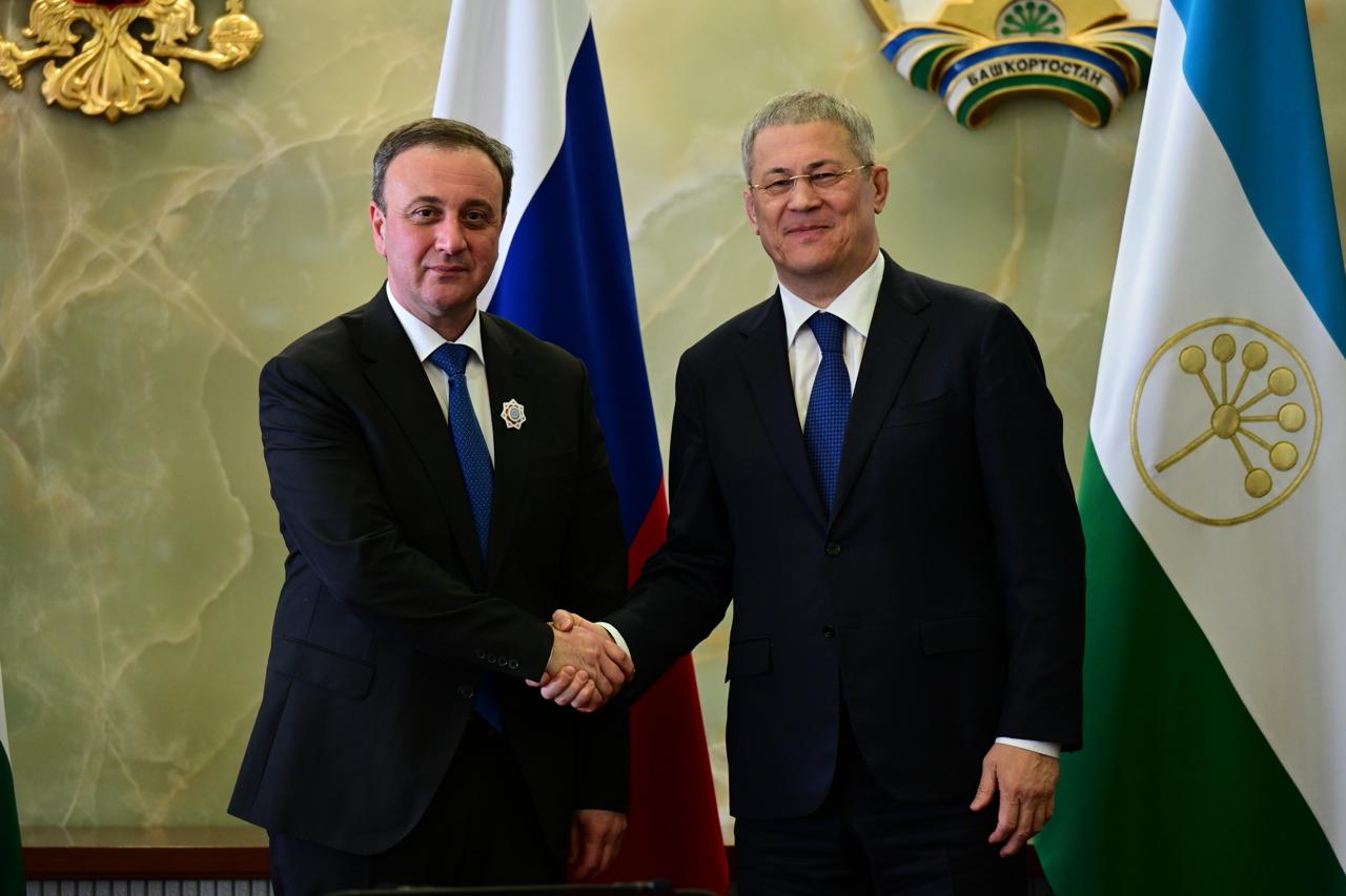 Башкирия уверенно встраивается в новую карту внешнеэкономических связей Башкирия уверенно встраивается в новую карту внешнеэкономических связей