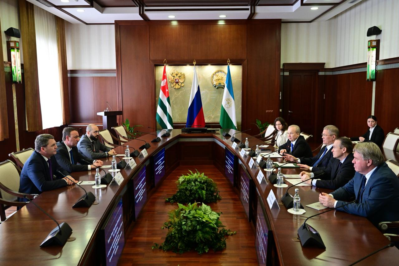 Башкирия уверенно встраивается в новую карту внешнеэкономических связей Башкирия уверенно встраивается в новую карту внешнеэкономических связей