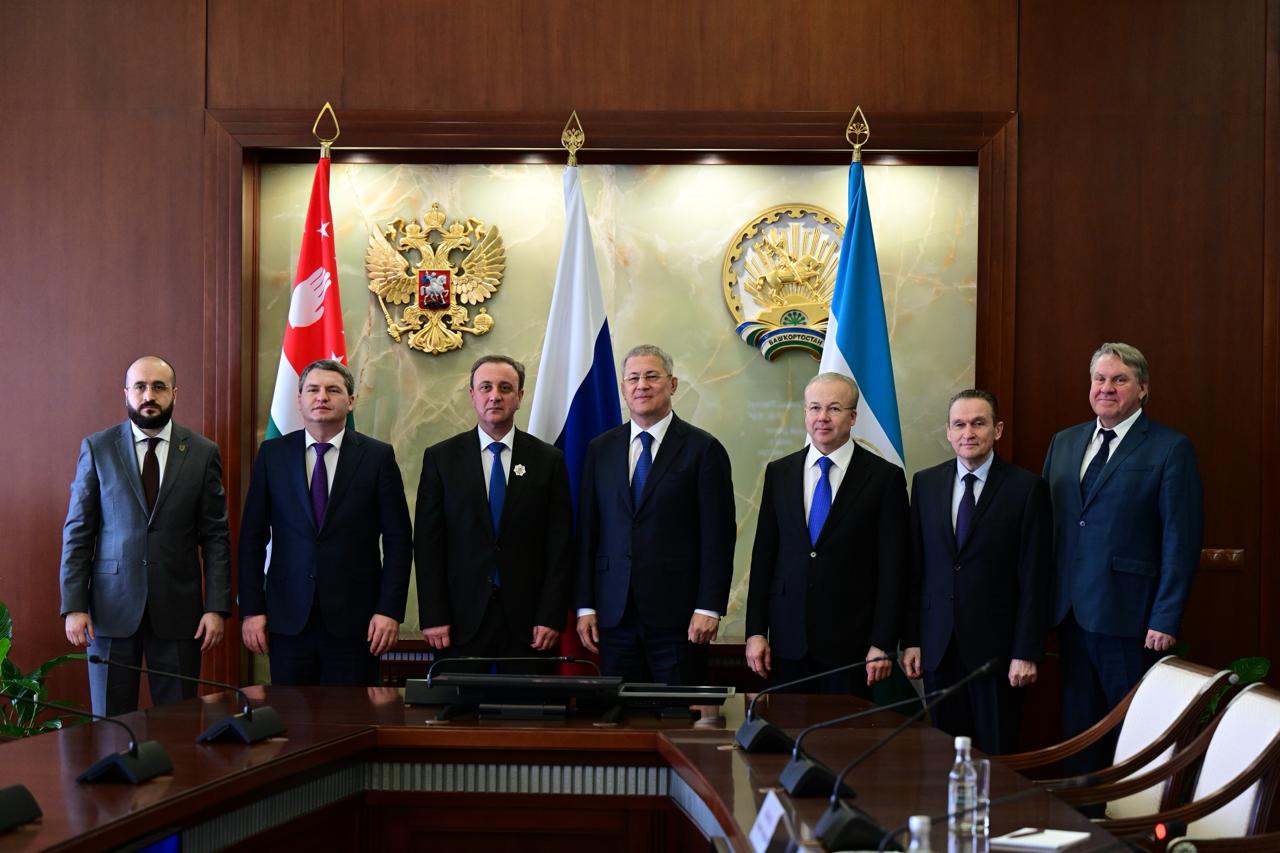 Башкирия уверенно встраивается в новую карту внешнеэкономических связей Башкирия уверенно встраивается в новую карту внешнеэкономических связей