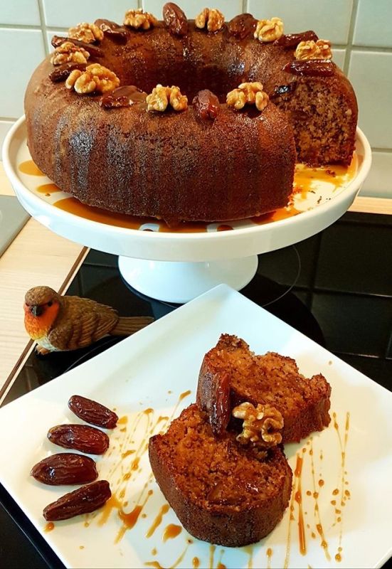 Необычный постный пирог с финиками и орехами: вкус без сахара