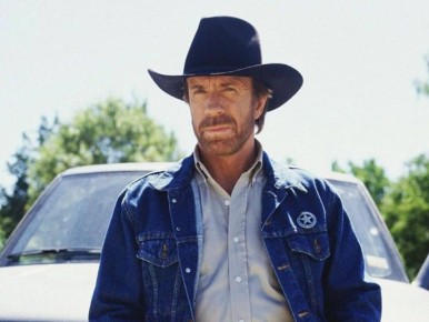 Умер актёр Чак Норрис. Легендарный актёр и мастер боевых искусств скончался в 86 лет, оставив после себя десятки культовых фильмов и тысячи поклонников по всему миру