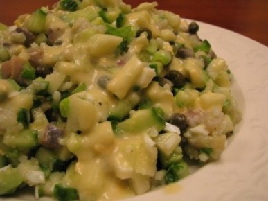 Салат с селедкой и авокадо: новый взгляд на знакомое блюдо